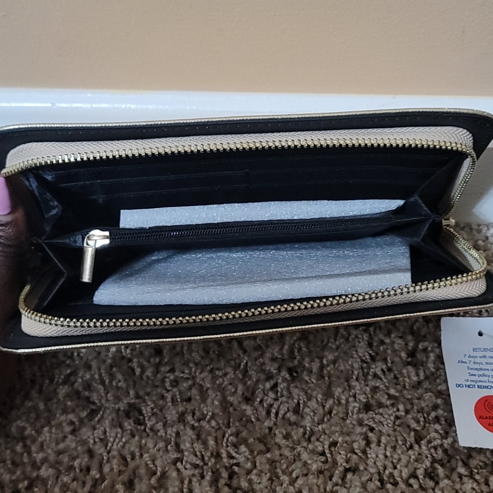 Wallet - Picture 4 of 4